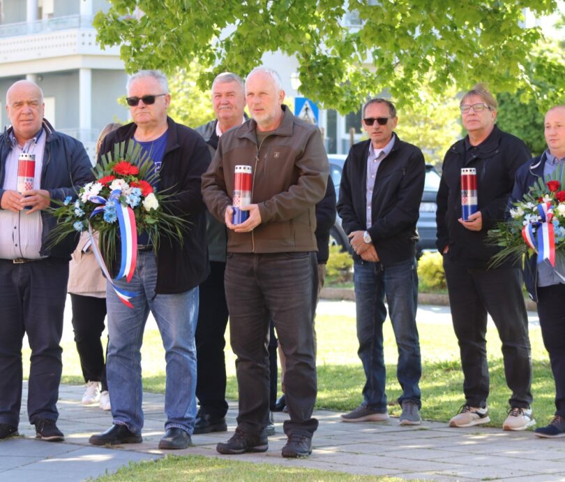 U Lipiku položeni vijenci i zapaljene svijeće povodom obljetnice „Bljeska“